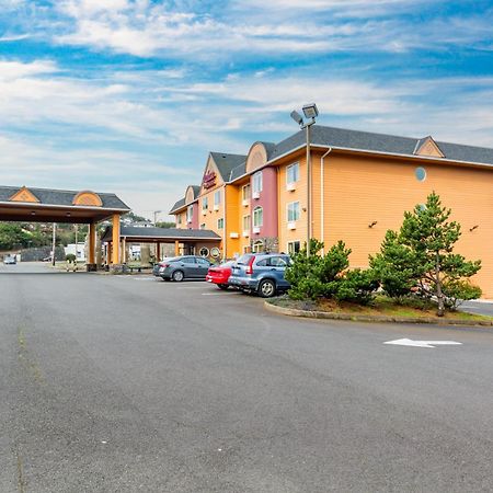 Palace Inn & Suites Lincoln City Exteriör bild