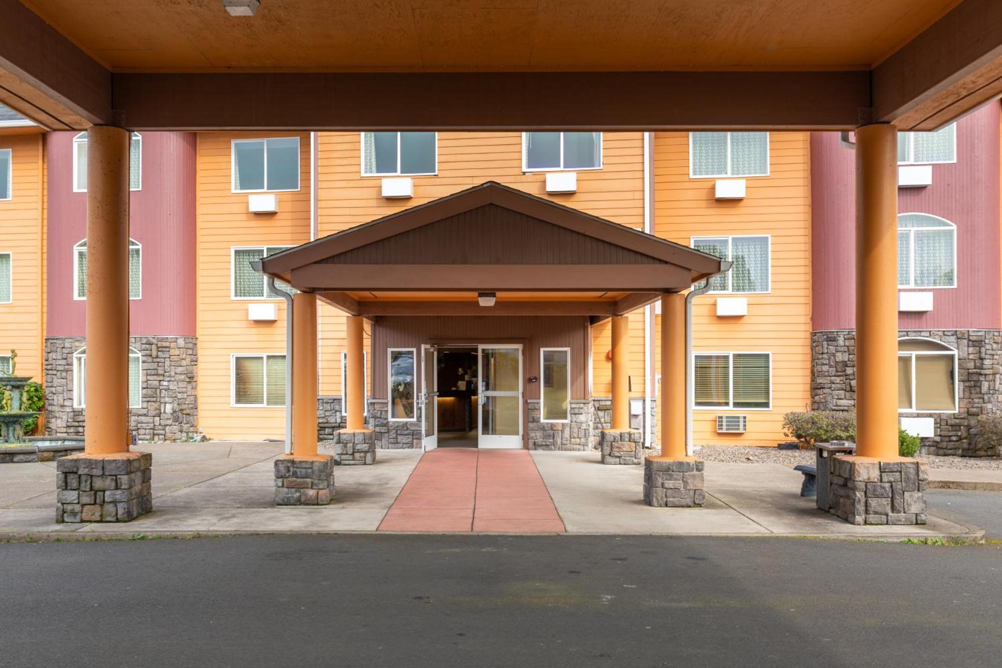 Palace Inn & Suites Lincoln City Exteriör bild