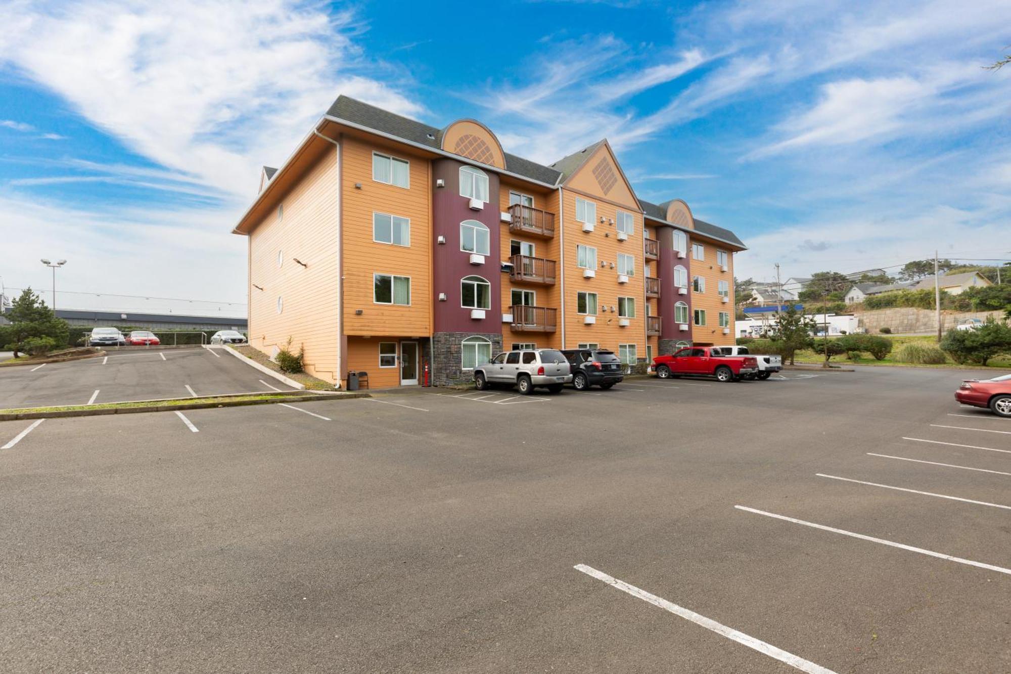 Palace Inn & Suites Lincoln City Exteriör bild