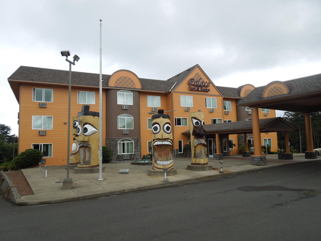 Palace Inn & Suites Lincoln City Exteriör bild