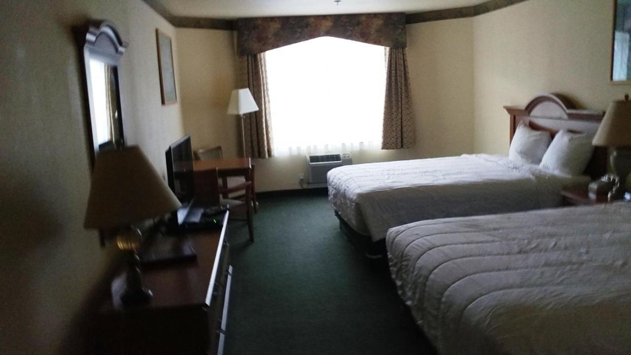 Palace Inn & Suites Lincoln City Exteriör bild