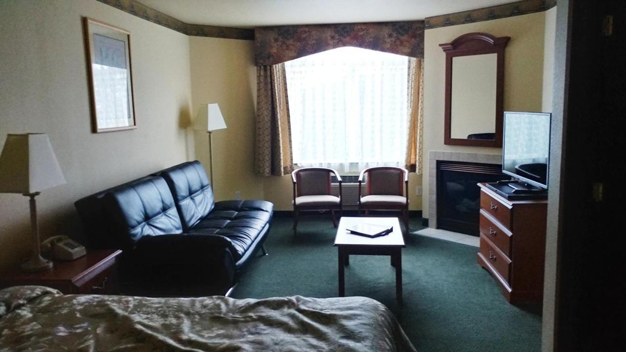 Palace Inn & Suites Lincoln City Exteriör bild