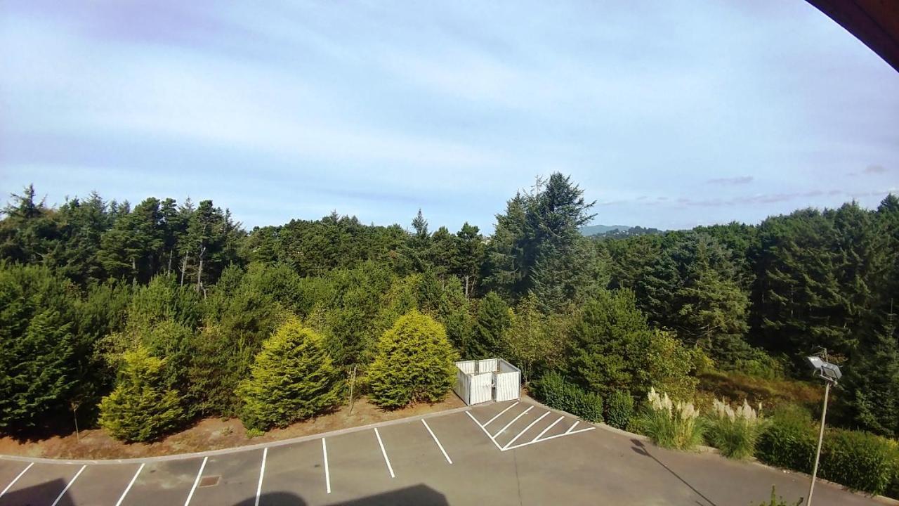 Palace Inn & Suites Lincoln City Exteriör bild