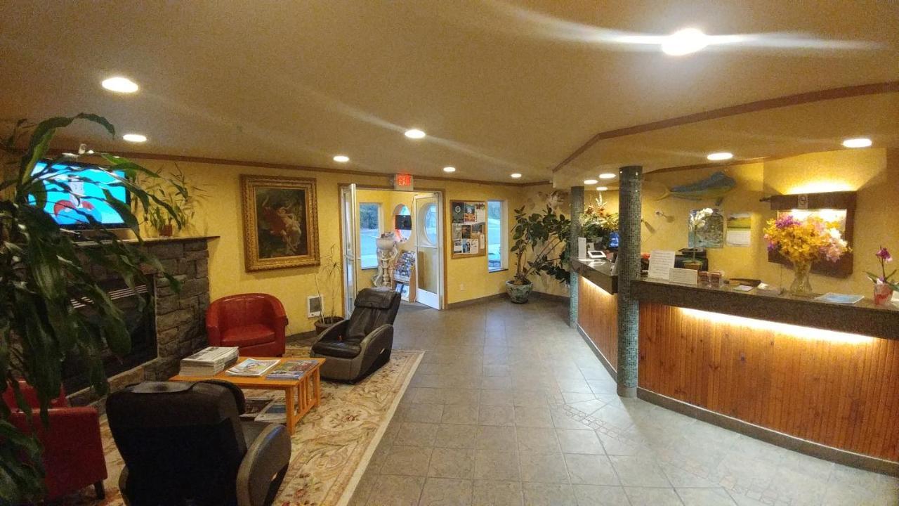 Palace Inn & Suites Lincoln City Exteriör bild